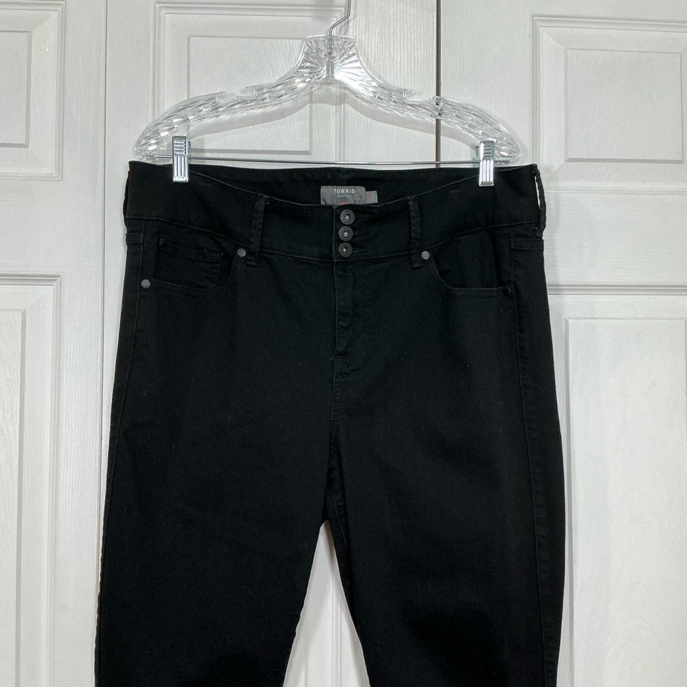🍓 Torrid Jegging Super Soft Black Denim Jeans - 18 - Picture 2 of 7
